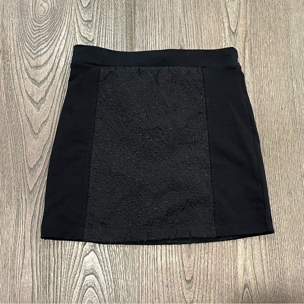 American Eagle Black Jacquard Pencil Size 2